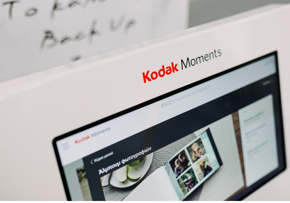 Read more about the article Οι πρώτες τοποθετήσεις Kodak Moments σε σταθμούς αυτοκινήτων